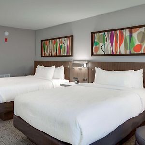 Queen Room Two Queen Beds Mobility Hearing Access